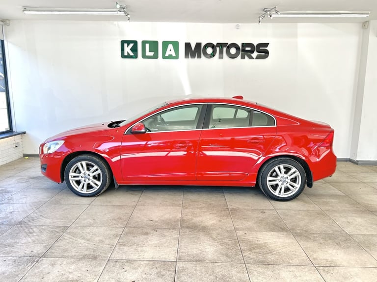 VOLVO S60 2.0 D3 SE Red Manual Diesel 2010