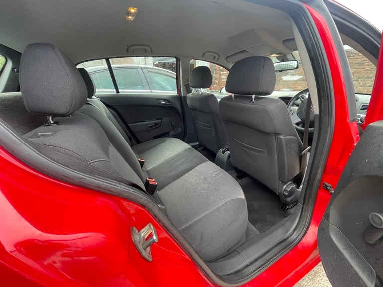 * 59 2010 VAUXHALL ASTRA 1.4L 5 DOOR + LONG MOT + IDEAL FIRST CAR + HPI CLEAR * 