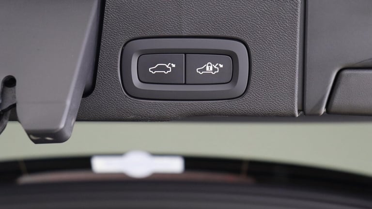  Volvo XC60 B5 (P) AWD Plus Black Edition (Harman Kardon Sound, 360 Camera, BLIS) Petrol/Electric...