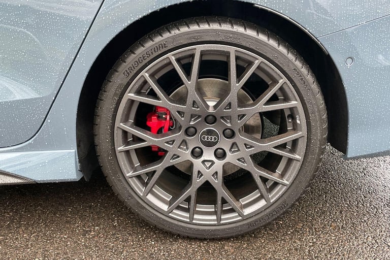 2025 Audi RS3 2.5 TFSI Carbon Black Saloon 4dr Petrol S Tronic quattro Euro 6 (s/s) (400  SALOON ...