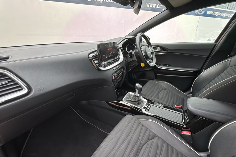  Kia Ceed 1.5 T Gdi Gt Line Hatchback 5dr Petrol Manual Euro 6 s/s 138 Bhp