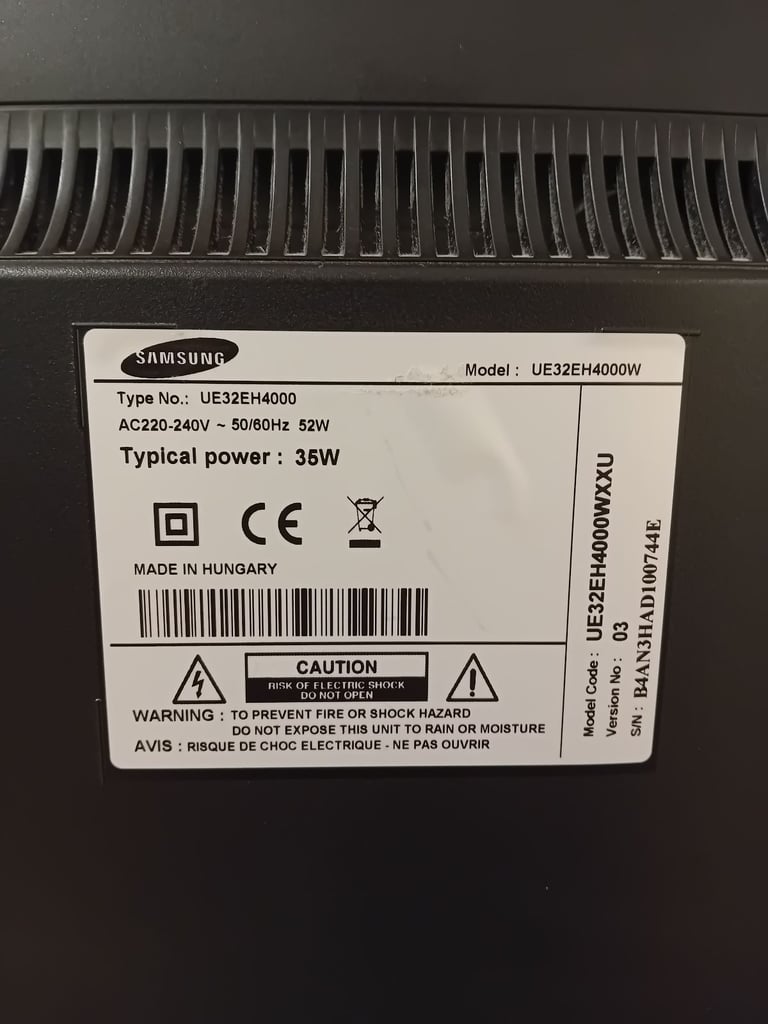 Samsung 32" TV (Fully working with Remote)