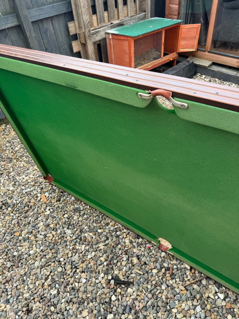 Snooker/pool table 7x4