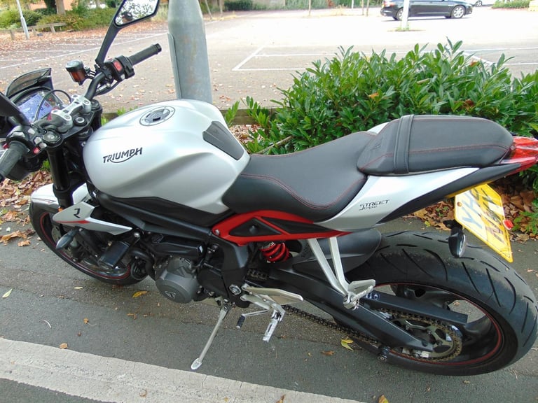 Triumph Street Triple R 765 2018 super low miles streetfighter Brembo ABS brakes