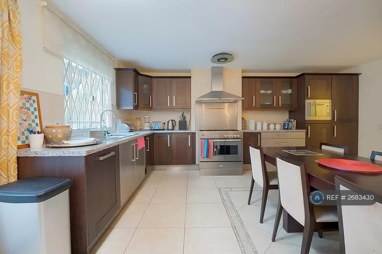 2 bedroom house in Victoria Rise, London, NW6 (2 bed) (#2683430)