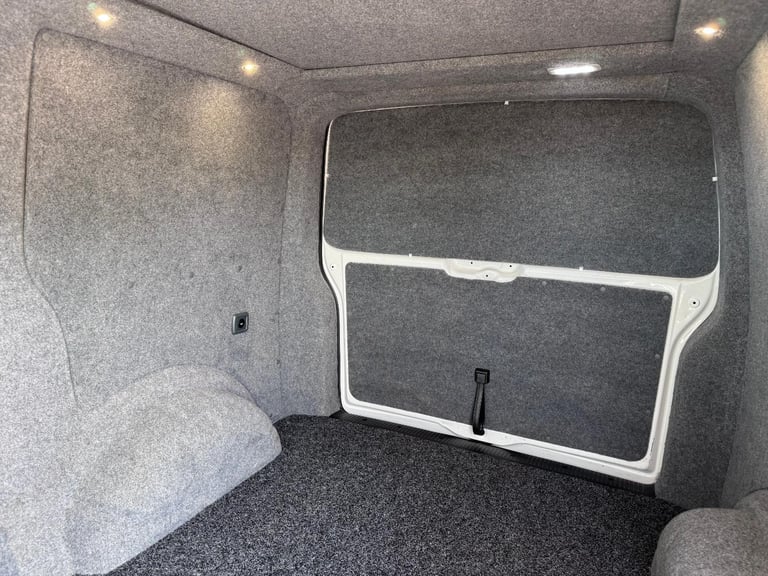 2018 VOLKSWAGEN TRANSPORTER T6 SPORTLINE 204BHP DSG. POP TOP. SOLAR.NO VAT