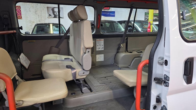  Nissan Elgrand Caravan twin mobility Chair auto lift Petrol Automatic
