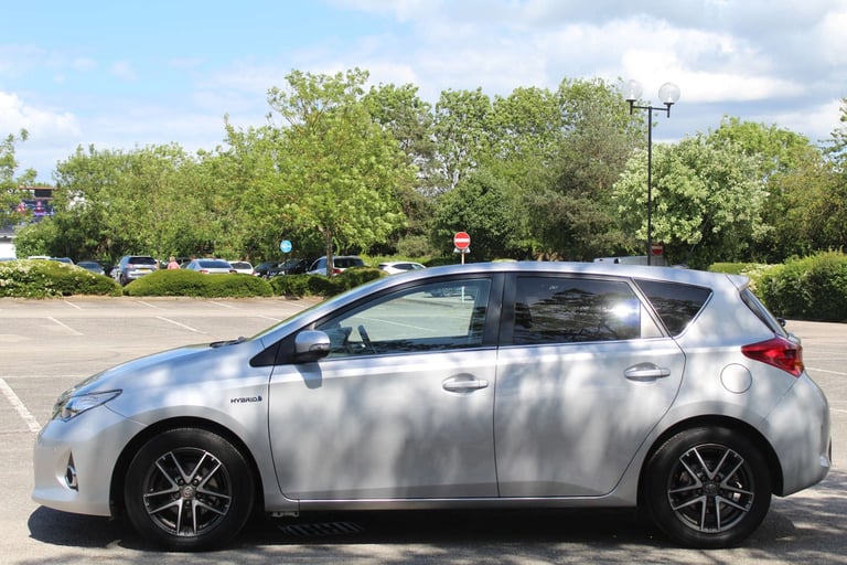 2015 Toyota Auris 1.8 Auris Icon+ VVT-i CVT 5dr Hatchback Hybrid Automatic