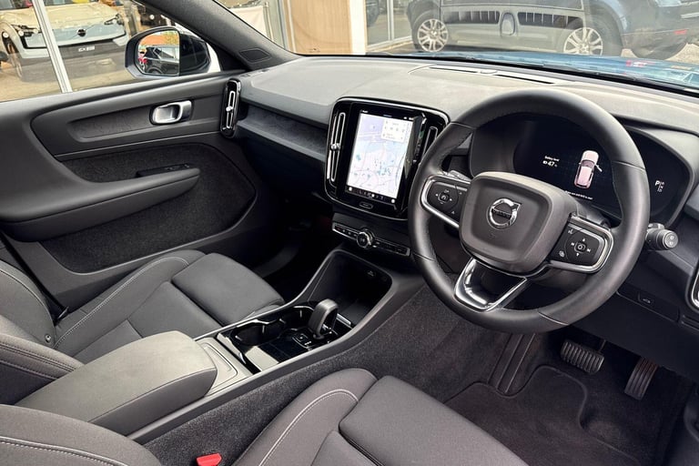 2022 Volvo XC40 Recharge 69kWh Plus SUV 5dr Electric Auto (231 ps) ESTATE Electric Automatic