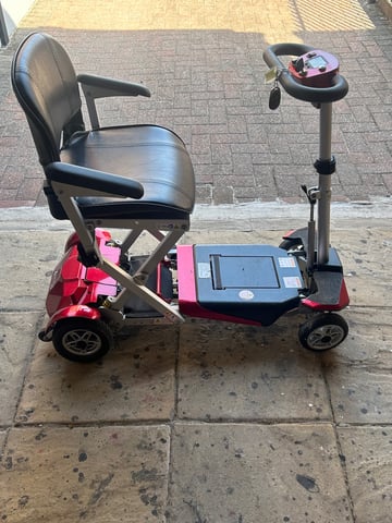 Ableworld autofold elite mobility scooter excellent condition in