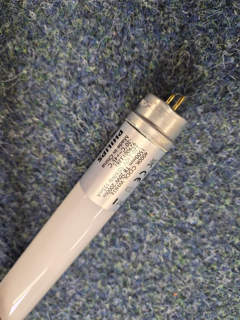 58W/835 light tubes philips (box 12)