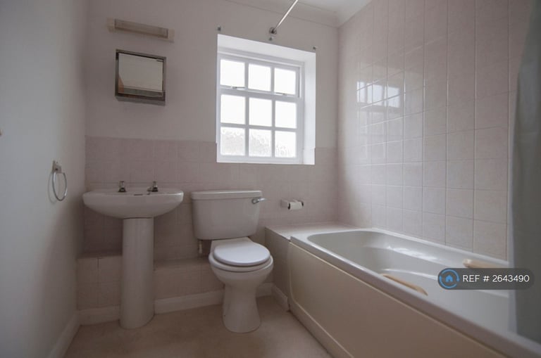 1 bedroom flat in Drew Lane, Deal, CT14 (1 bed) (#2643490)