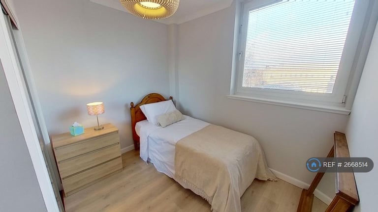 2 bedroom flat in Fettes Row, Edinburgh, EH3 (2 bed) (#2668514)
