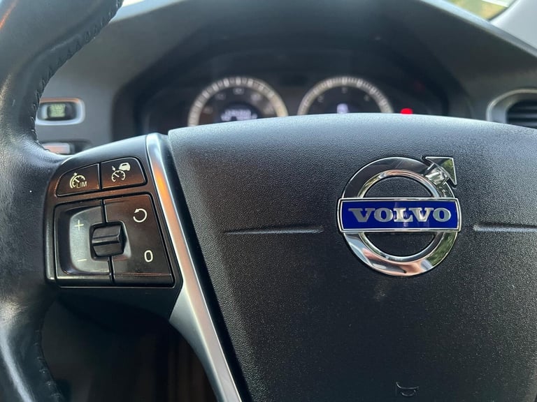 2010 Volvo V60 D3 [163] SE Lux 5dr Geartronic ESTATE Diesel Automatic