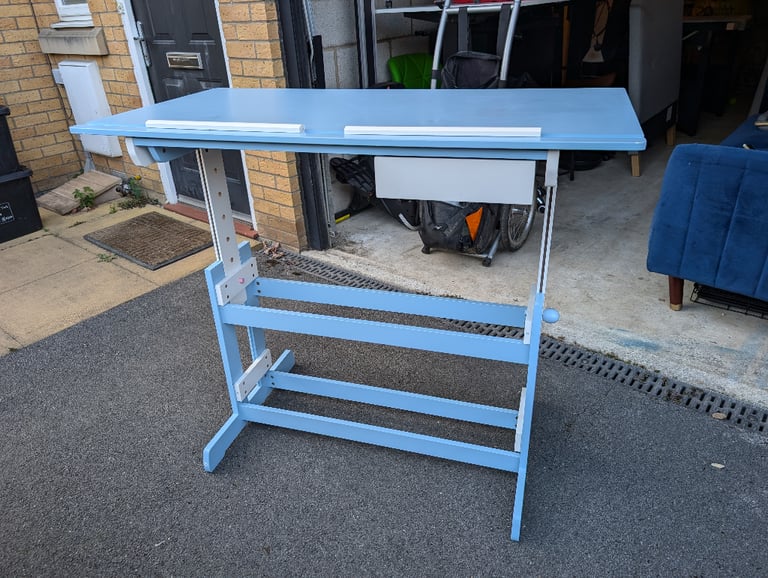 2x Children's Adjustable Desks