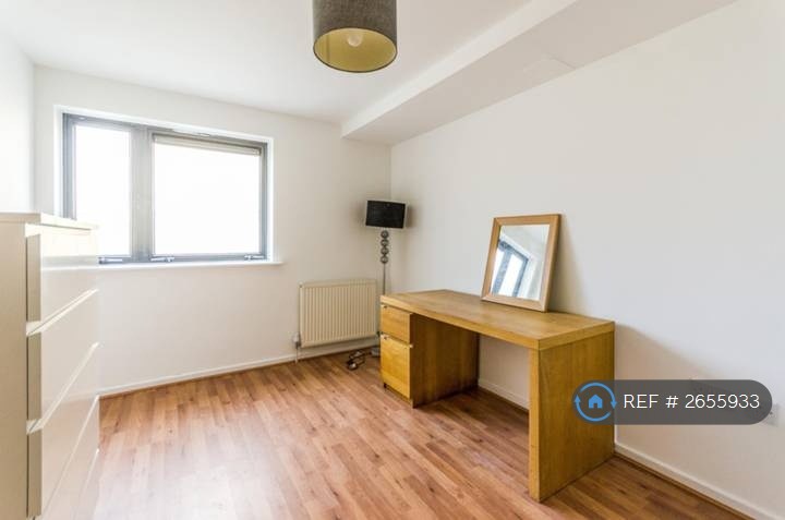 2 bedroom flat in Pelling Street, London, E14 (2 bed) (#2655933)