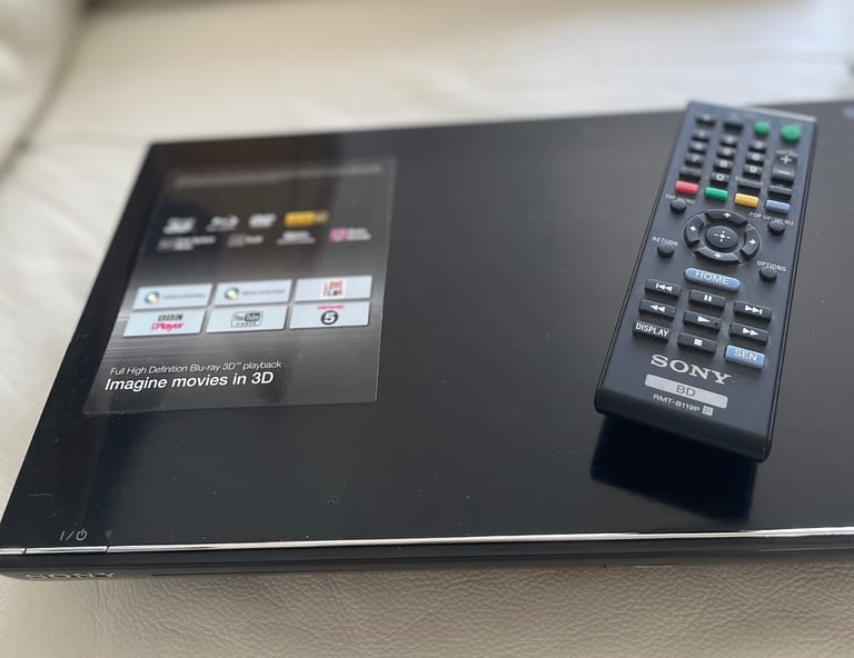 image for Sony Blu-ray 3D Player BDP-S490 (including original remote)