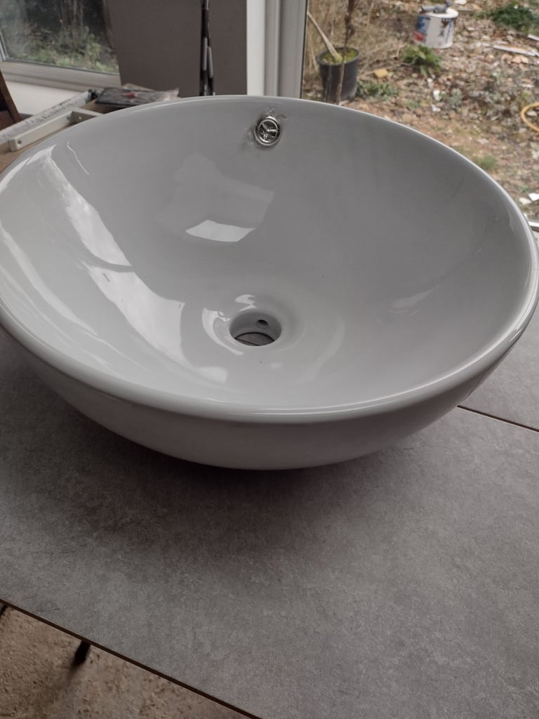 Basin Sink Countertop, Brand New, Ceramic, 2 available, Coventry