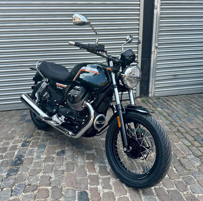 image for Moto Guzzi V7 Special E5+ Nero Smeraldo In Stock Now