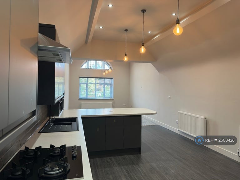 3 bedroom flat in High Street, Worksop, S80 (3 bed) (#2603428)