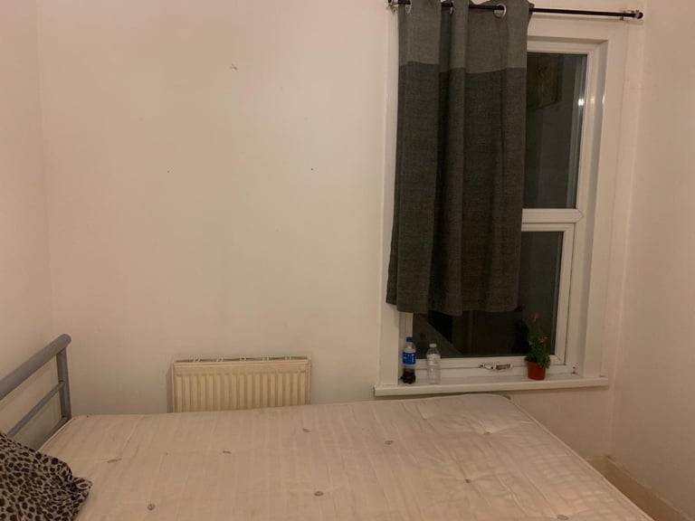 image for (suitable for a female) DOUBLE ROOM FOR JUST £549pm in CHINGFORD, E4 8PJ.. AVAILABLE THIS WILL GO!