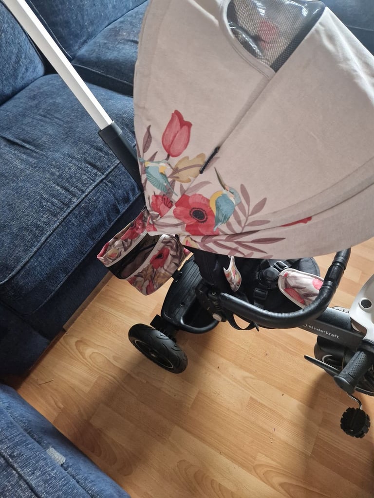 Almost New Girls’ Trike – Barely Used! £70 ono