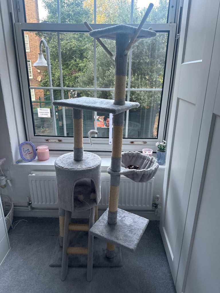 Cat tree