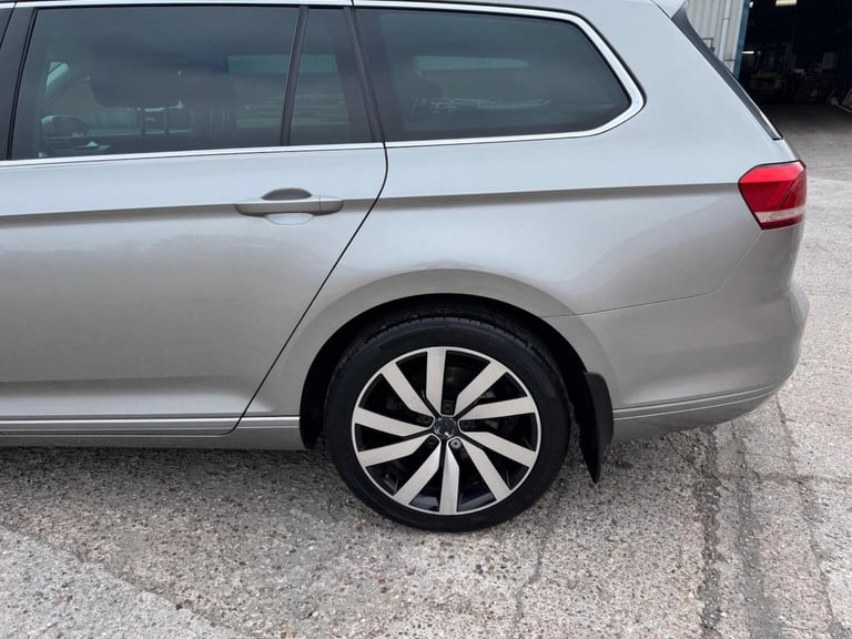 VOLKSWAGEN PASSAT 2.0 TDI BlueMotion Tech SE Business DSG Euro 6 (s/s) 5dr 2015