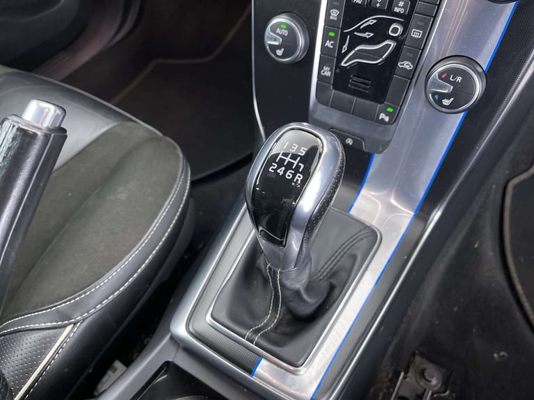 2015 Volvo V40 2.0 V40 R-Design Nav D2 5dr Hatchback Diesel Manual