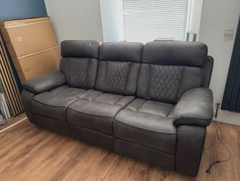 Three seater electric recliner sofa 