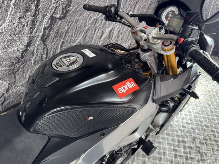 APRILIA TUONO 1000 V4 R APRC 2011
