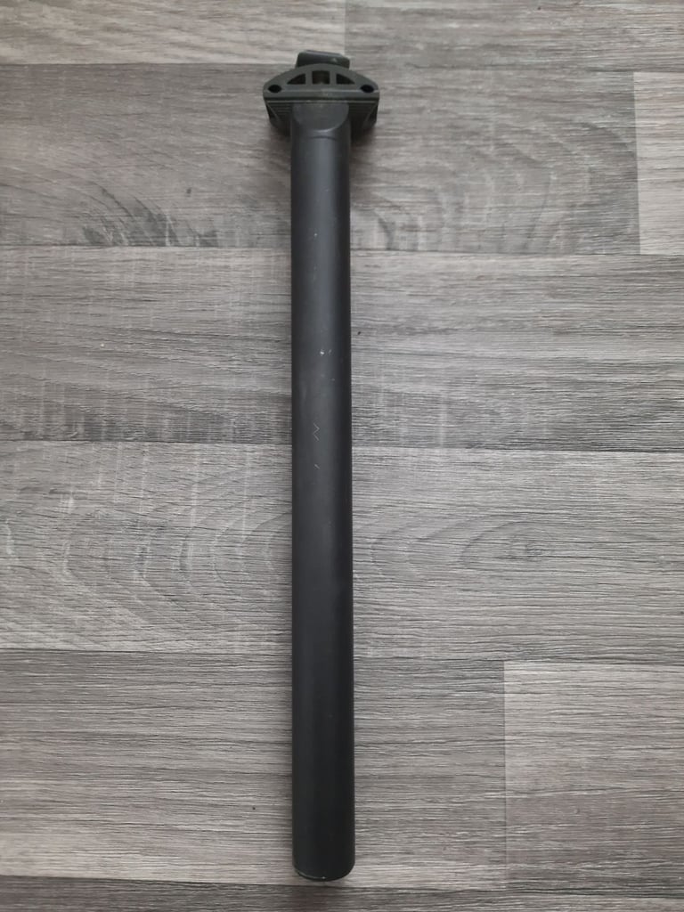 Seatpost 27.2mm alloy. Black seat post