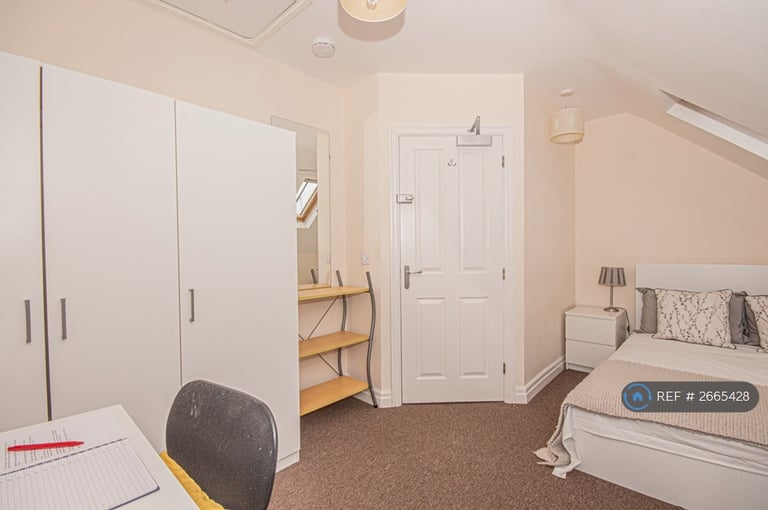 6 bedroom house in Gordon Street, Leamington Spa, CV31 (6 bed) (#2665428)