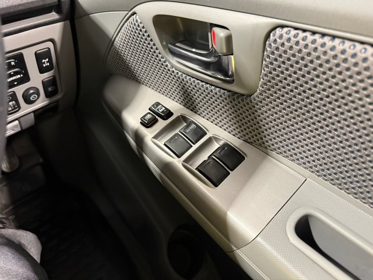 2010 60 TOYOTA HI-LUX 2.5 D-4D HL3 PICKUP 4DR DIESEL MANUAL 4WD (194 G/KM, 144 B