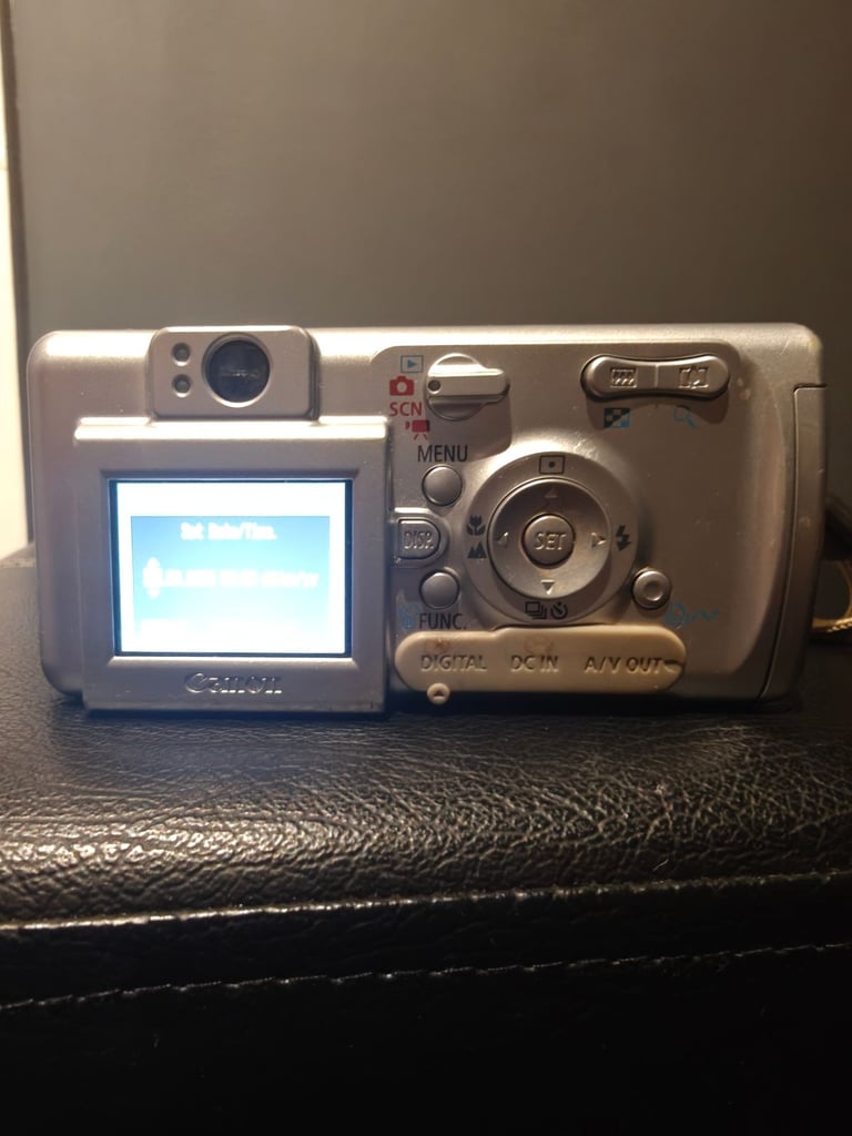 Canon PowerShot A400 Digital Camera Silver 3.2MP Zoom Lens TESTED 
