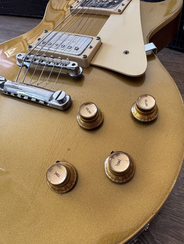 1969 Gibson Les Paul Deluxe Goldtop (Humbucker conversion) - Trades