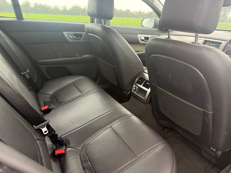 2014 Jaguar XF D PREMIUM LUXURY Saloon Diesel Automatic