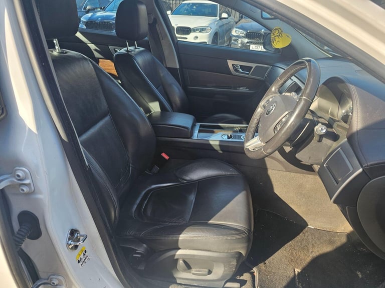 2014 Jaguar XF 2.2d Luxury Auto Euro 5 (s/s) 4dr SALOON Diesel Automatic