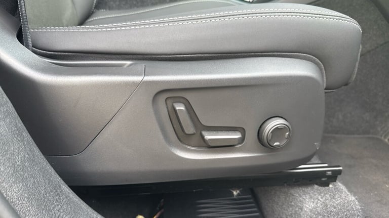 2025 Volvo XC40 Plus, B4 Mild hybrid, Petrol, Dark Estate Petrol Automatic