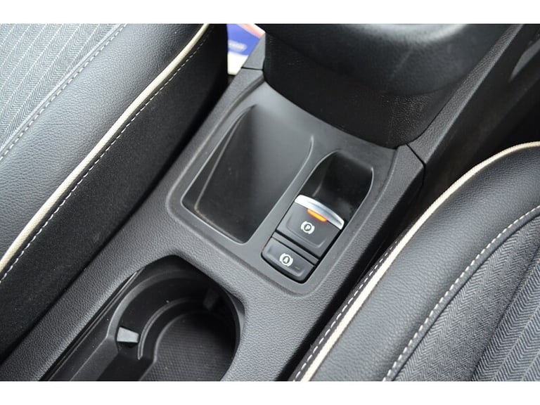 2021 Renault Clio TCe Lutecia Hatchback Petrol Manual