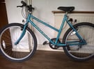 RALEIGH OASIS HYBRID BIKE – in excellent condition and fully working
