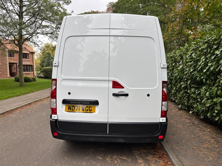 2021 Renault Master 2.3 dCi 35 Business+ FWD LWB Medium Roof Euro 6 4dr Panel Van Diesel Manual