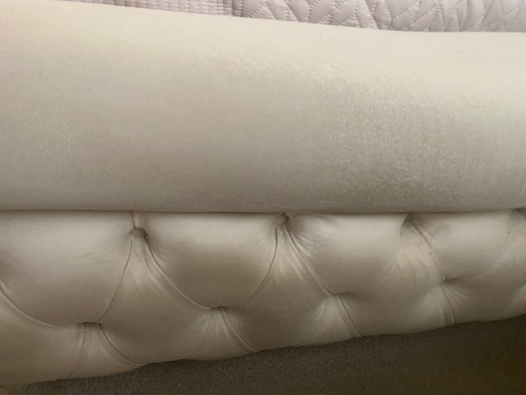 Kingsize bed frame ( quick sale ) 