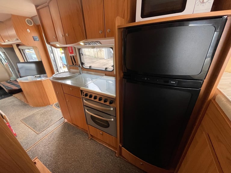RENAULT MASTER TAG AXLEBIRSTNERR DELFIN PERFORMANCE 4 BERTH MOTOR HOME 