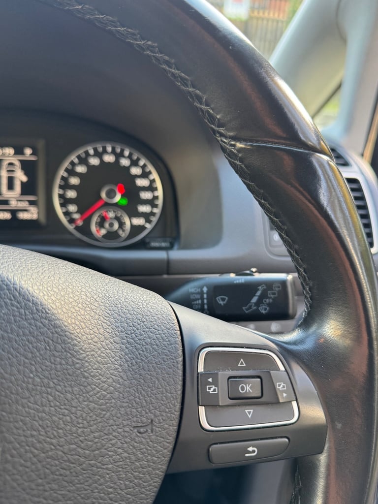 2011 Volkswagen Touran 2.0 TDI SE 5dr DSG MPV Diesel Automatic