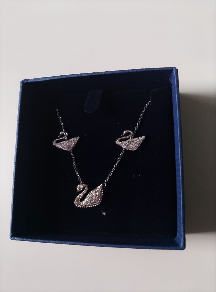 Silver swan necklace and earrings set