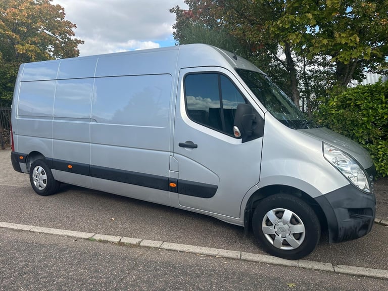 2017 Renault Master 2.3 dCi 35 Business+ FWD LWB Medium Roof Euro 6 5dr PANEL VAN Diesel Manual