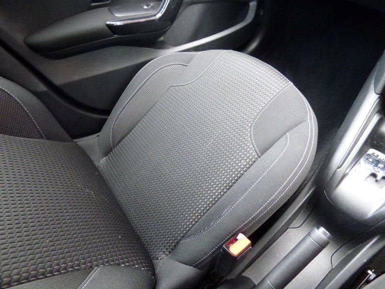  Peugeot 208 1.2 PureTech 110 Allure 5dr EAT6 Petrol
