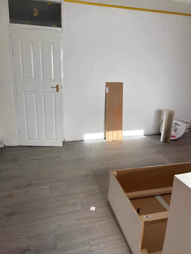 SHOP TO RENT