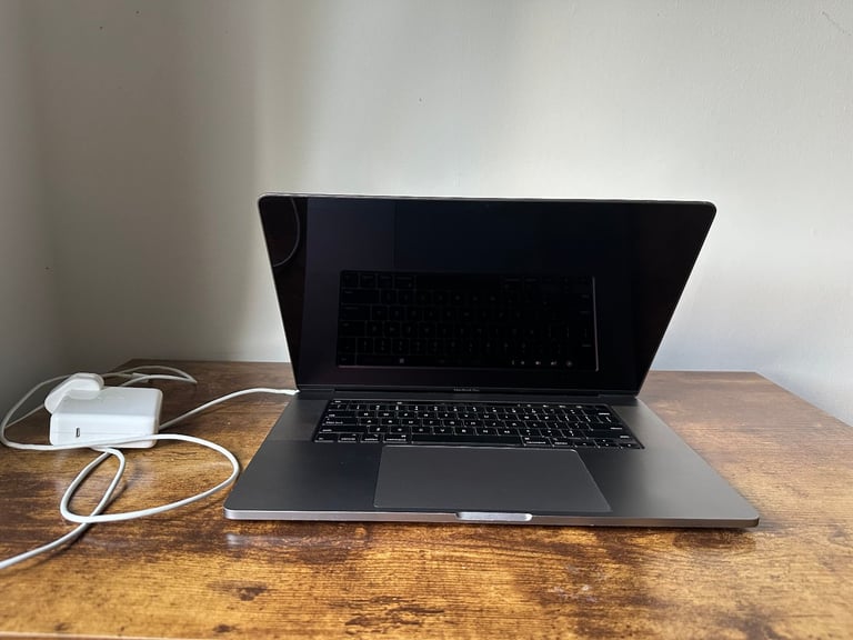 MacBook Pro 16-inch 64GB RAM / 1TB SSD / 4GB GPU